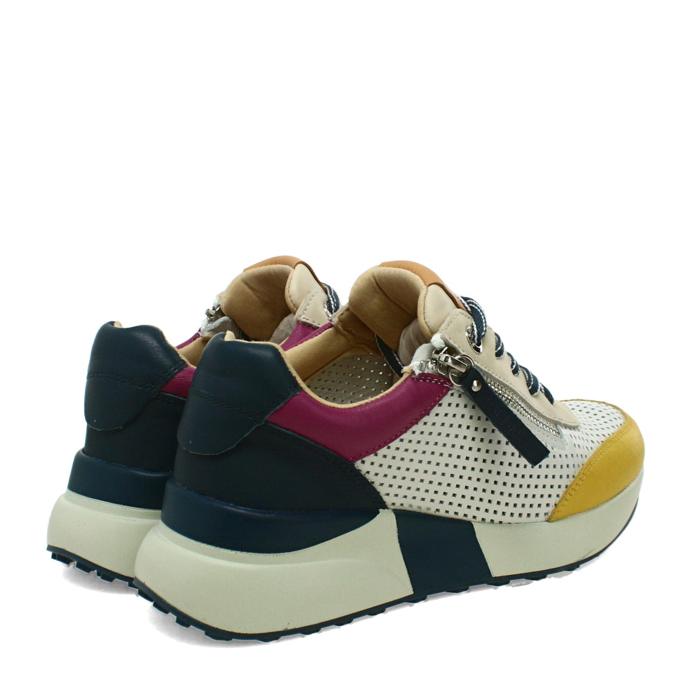 CARMELA MADELINE SNEAKERS